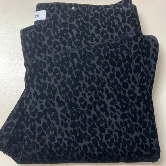 Old Navy Pants - Old Navy ‼️ NWOT Stevie High Rise Black, Cheetah/Leopard Print Velvet LeggingS